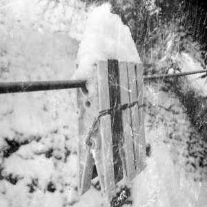 HANGING THE SNOW